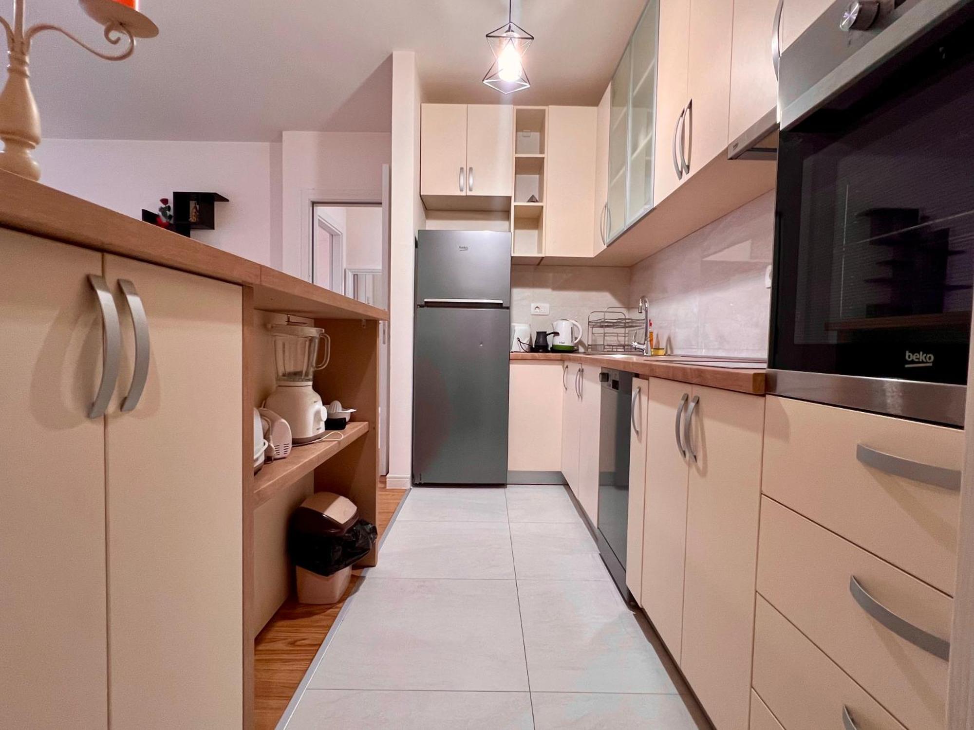 White Homes - Point Apartment *