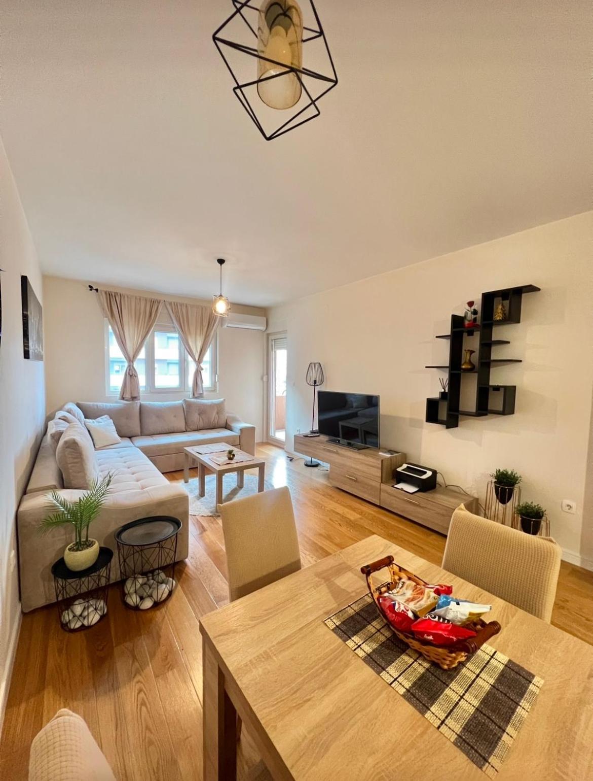 White Homes - Point Apartment