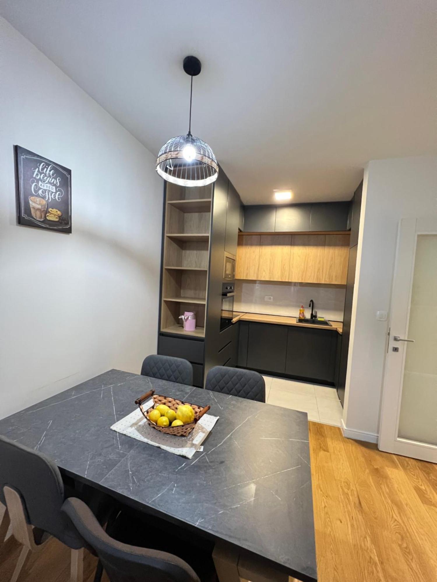White Homes - Point Apartment
